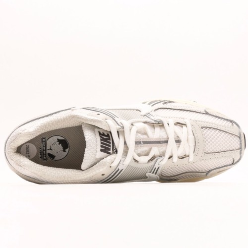 Air Zoom Vomero 5 Platinum Tint