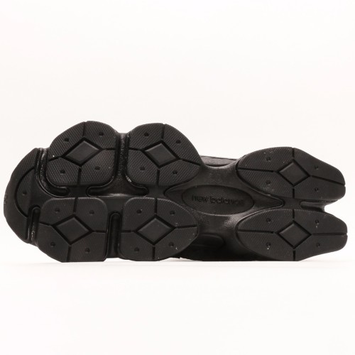 New Balance 9060 Triple Black
